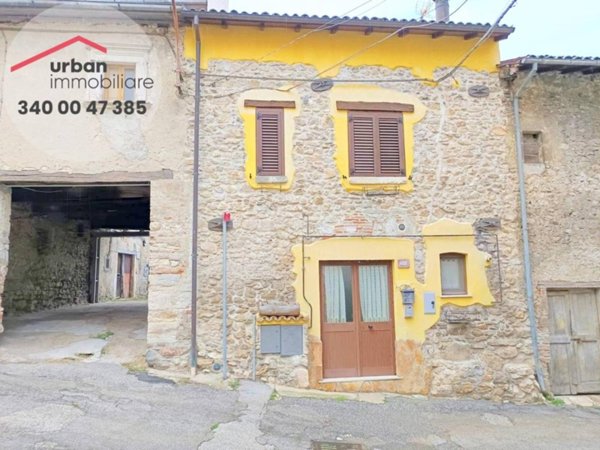 casa indipendente in vendita a L'Aquila in zona Sassa