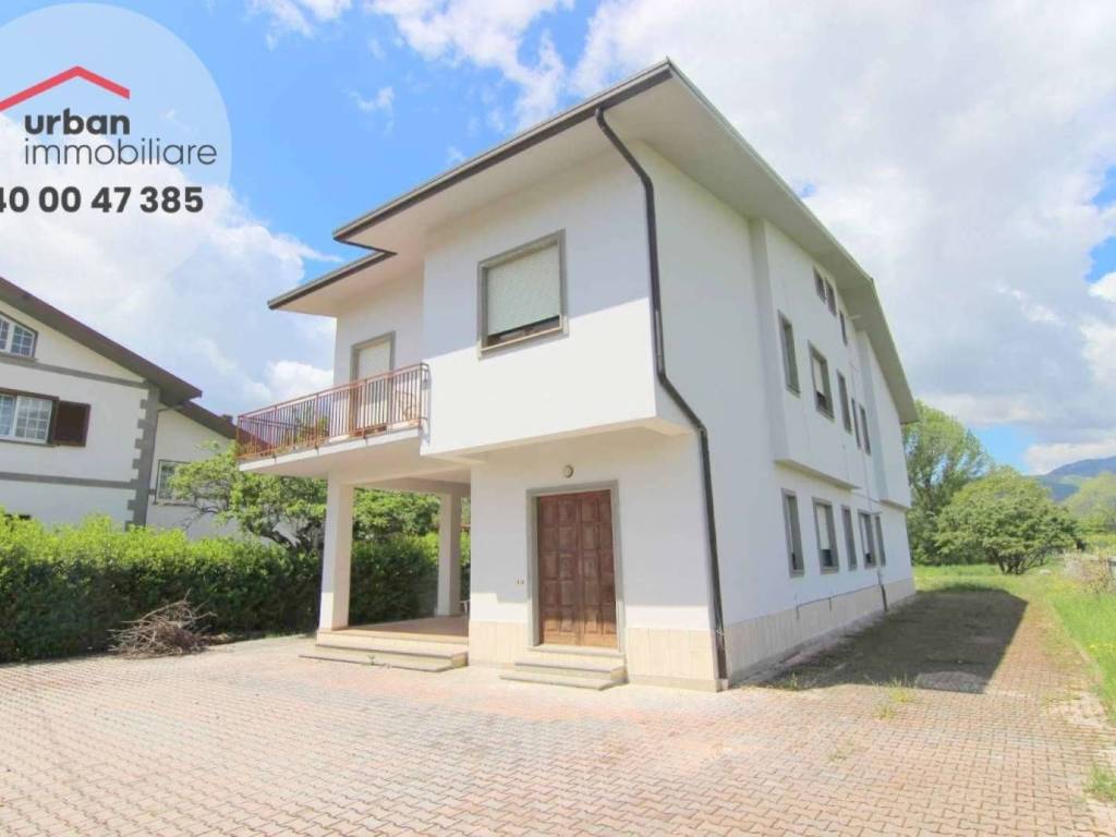 casa indipendente in vendita a L'Aquila in zona Coppito