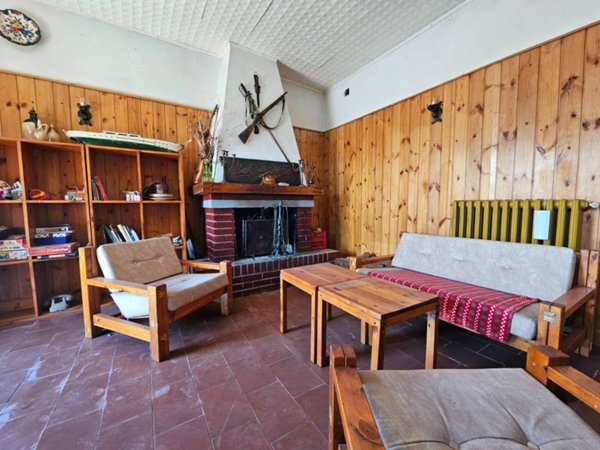 casa indipendente in vendita a L'Aquila in zona San Vittorino