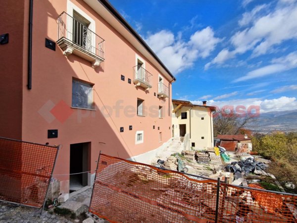 casa indipendente in vendita a L'Aquila in zona Sant'Elia
