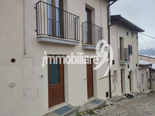 casa indipendente in vendita a L'Aquila in zona Paganica