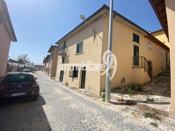 intera palazzina in vendita a L'Aquila