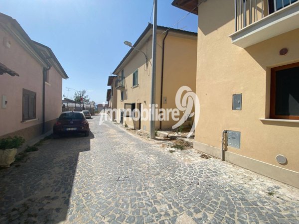 intera palazzina in vendita a L'Aquila