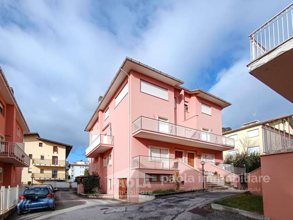 casa indipendente in vendita a L'Aquila in zona San Sisto