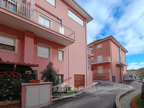 casa indipendente in vendita a L'Aquila in zona San Sisto