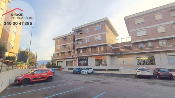 locale commerciale in vendita a L'Aquila in zona Torrione