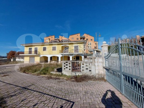 casa indipendente in vendita a L'Aquila in zona Monticchio/frazione Bagno