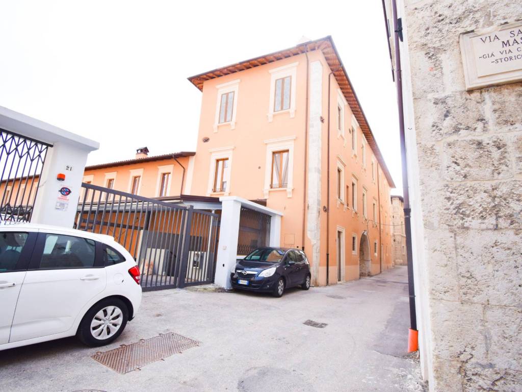 appartamento in vendita a L'Aquila in zona Centro Città