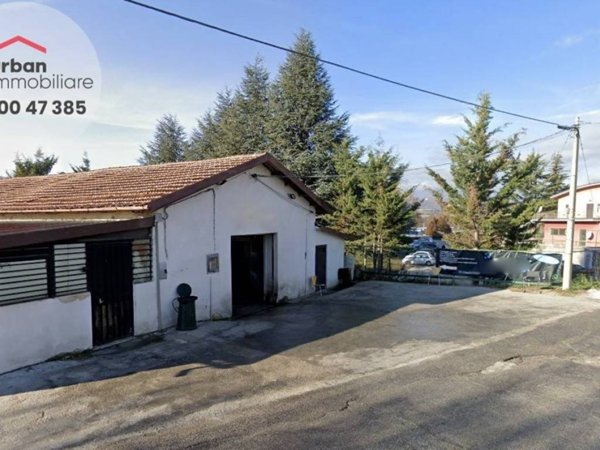 negozio in vendita a L'Aquila in zona Pettino