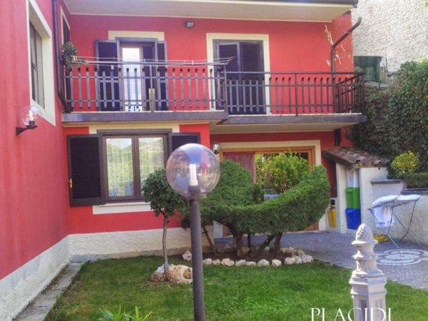 casa indipendente in vendita a L'Aquila in zona Torrione