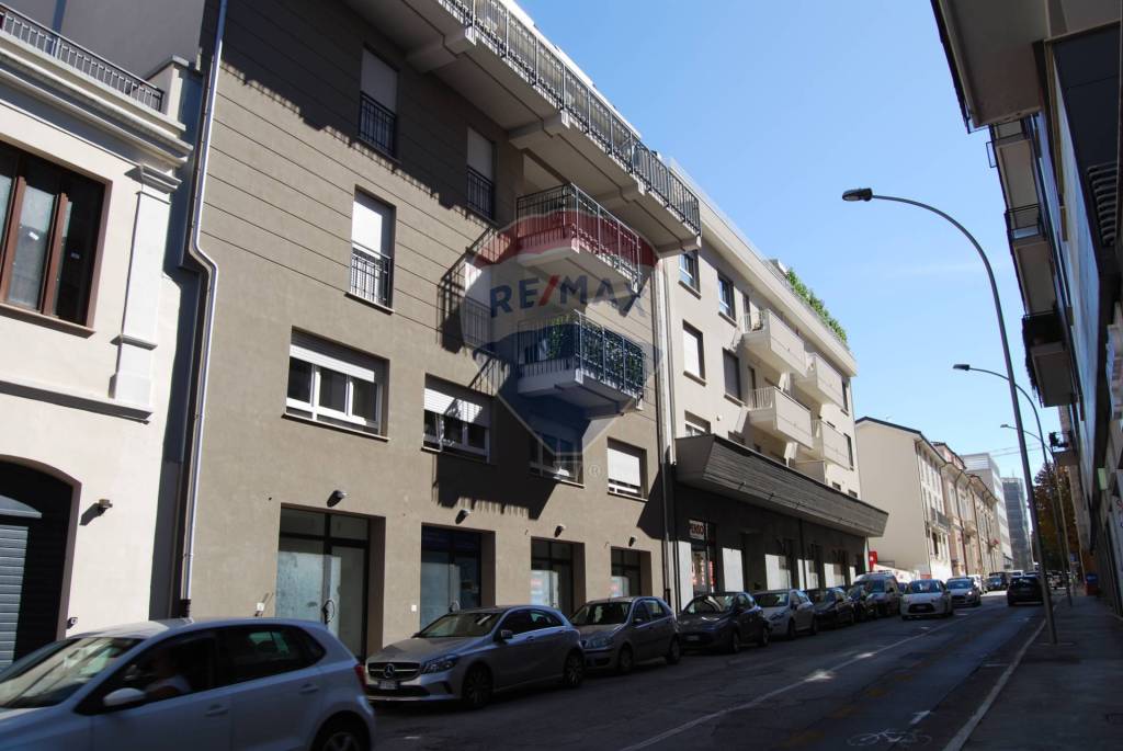 casa indipendente in vendita a L'Aquila in zona Centro Città