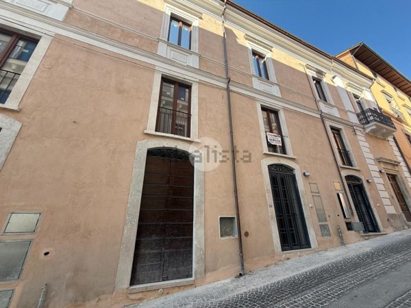 appartamento in vendita a L'Aquila in zona Centro Città