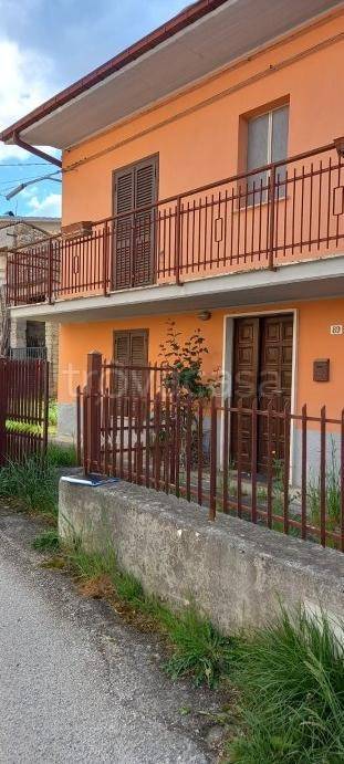 casa indipendente in vendita a L'Aquila in zona Sassa