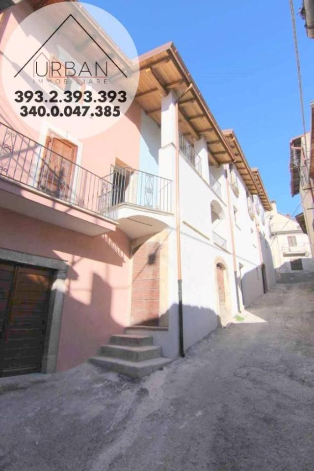 casa indipendente in vendita a L'Aquila in zona Paganica