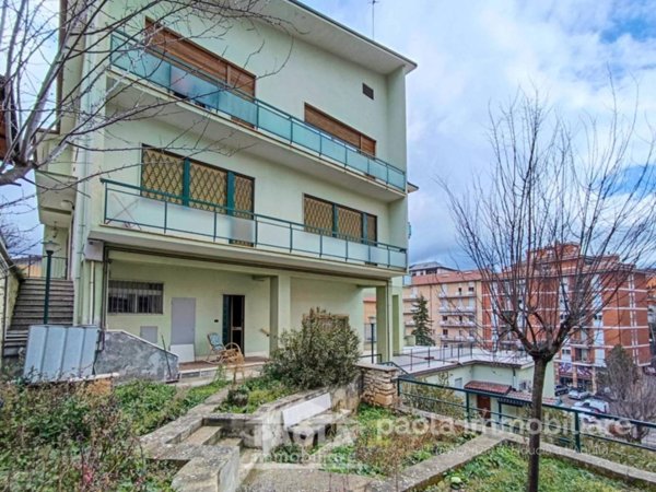 appartamento in vendita a L'Aquila in zona Centro Città