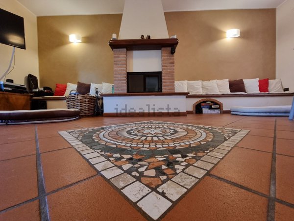 casa indipendente in vendita a L'Aquila