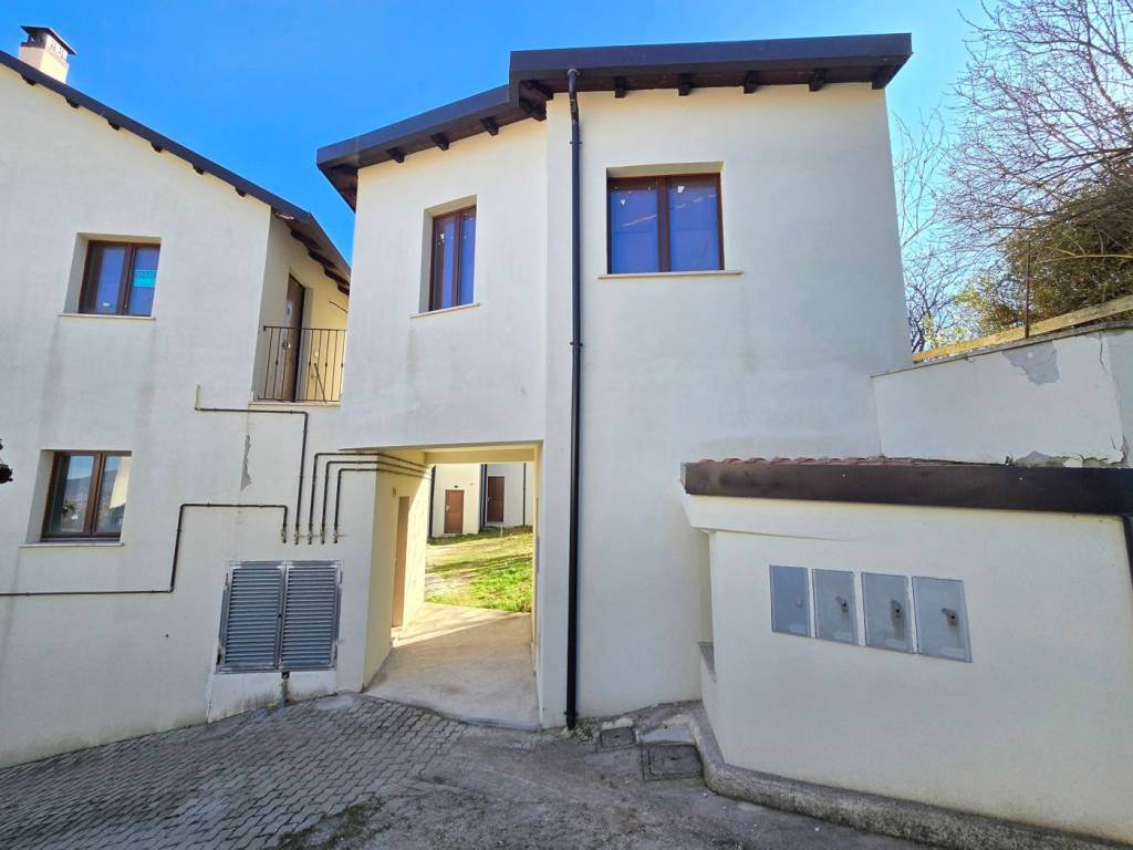 appartamento in vendita a L'Aquila in zona Monticchio/frazione Bagno