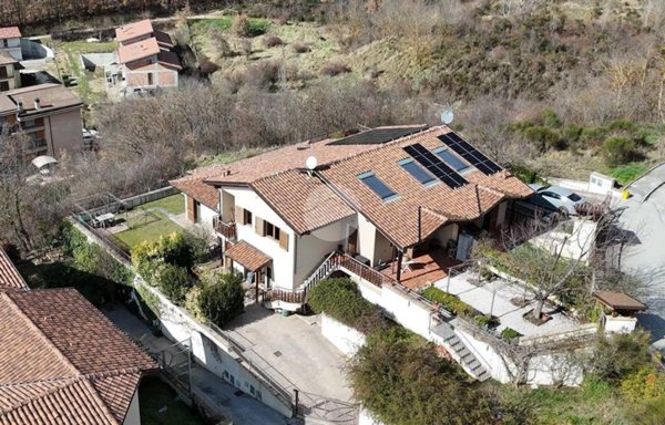 casa indipendente in vendita a L'Aquila in zona Sant'Elia