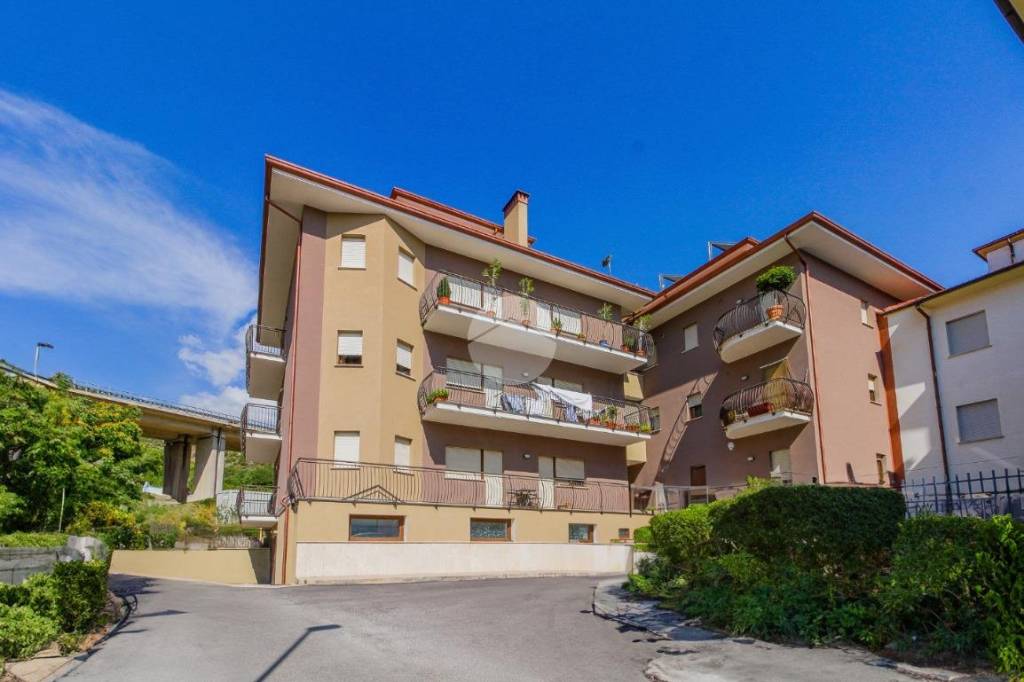 casa semindipendente in vendita a L'Aquila in zona San Sisto
