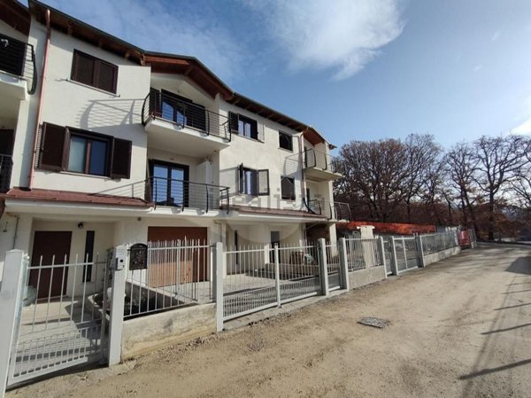 casa indipendente in vendita a L'Aquila in zona Paganica