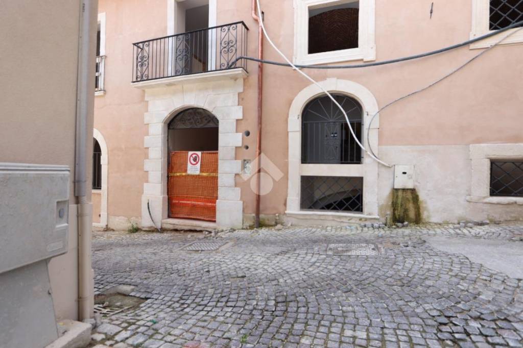 appartamento in vendita a L'Aquila in zona Centro Città