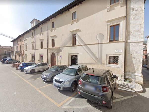 negozio in vendita a L'Aquila in zona Centro Città
