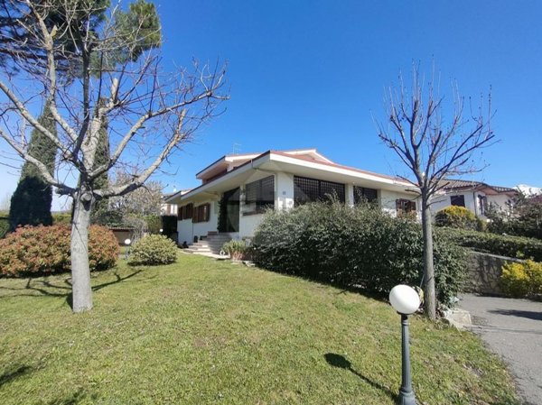 casa indipendente in vendita a L'Aquila in zona Paganica