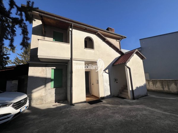 intera palazzina in vendita a L'Aquila in zona Sassa Scalo