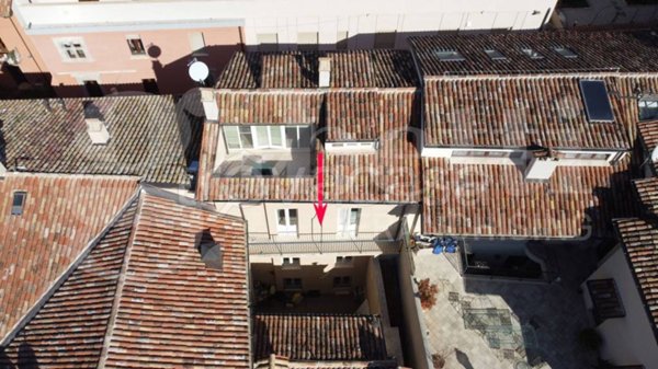 casa indipendente in vendita a L'Aquila in zona Centro Città