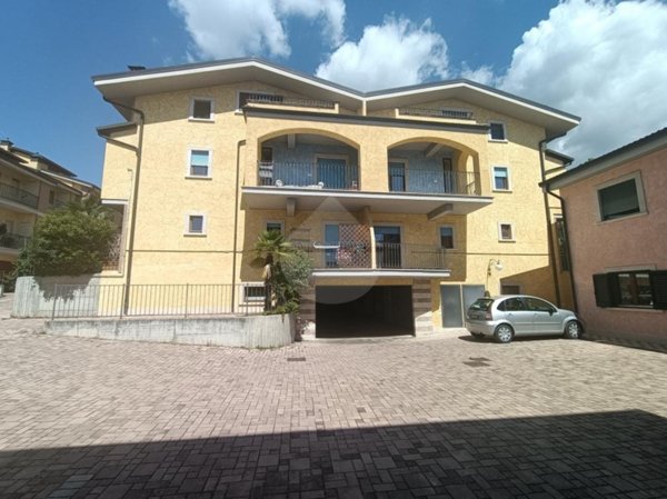 casa indipendente in vendita a L'Aquila in zona San Sisto