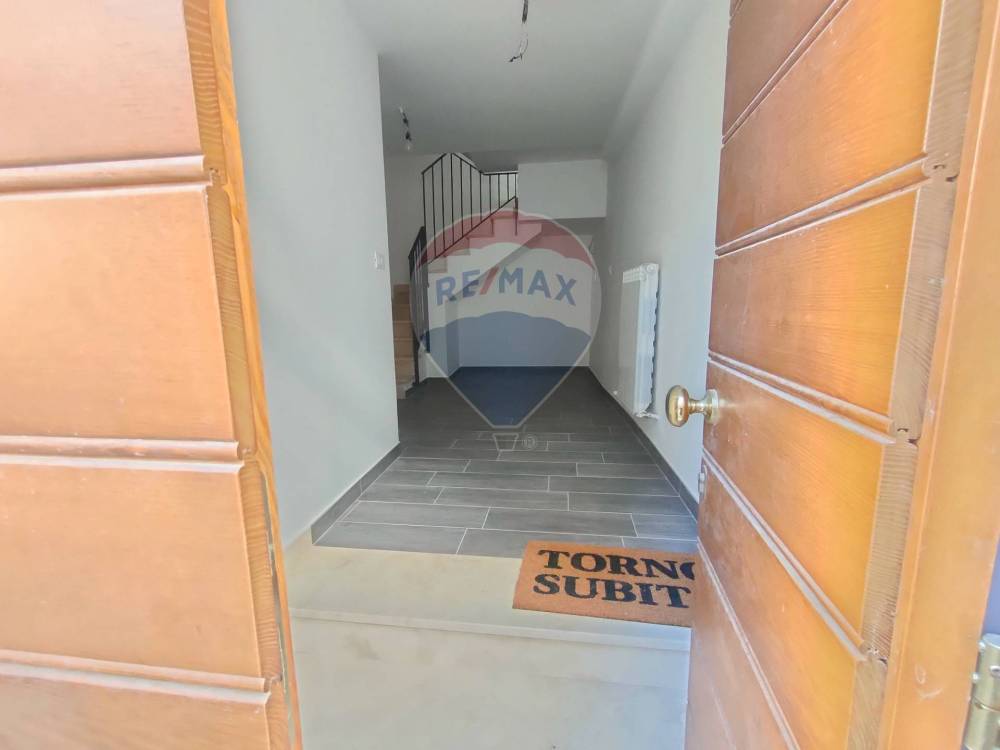 casa indipendente in vendita a L'Aquila in zona San Gregorio
