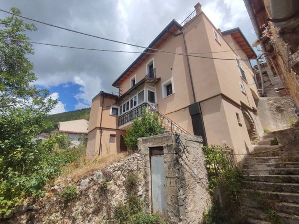 appartamento in vendita a L'Aquila in zona Aragno