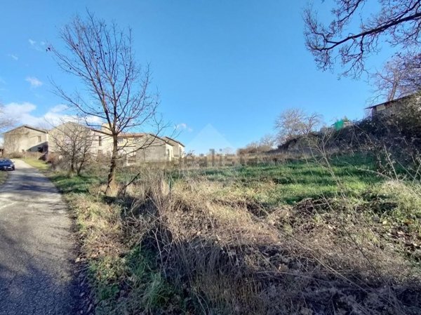 casale in vendita a L'Aquila