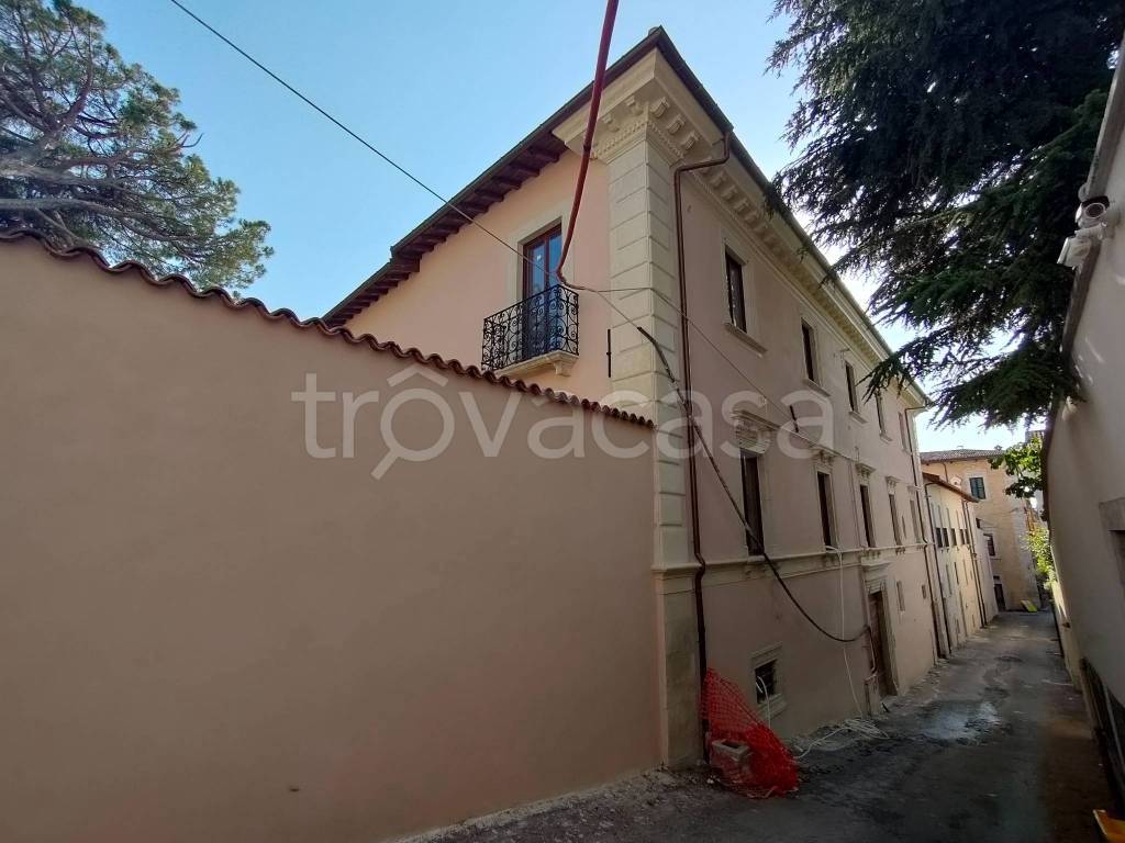 appartamento in vendita a L'Aquila in zona Centro Città