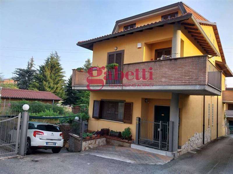casa indipendente in vendita a L'Aquila in zona Cansatessa