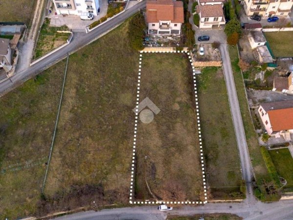 casa indipendente in vendita a L'Aquila in zona Sant'Elia