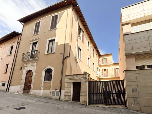 appartamento in vendita a L'Aquila in zona Centro Città