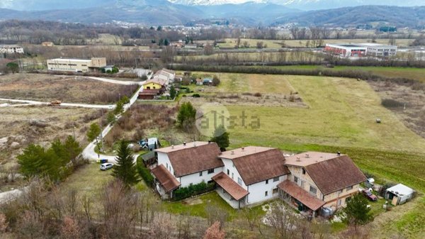 casa indipendente in vendita a L'Aquila in zona Sassa