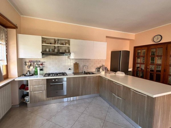 casa indipendente in vendita a L'Aquila in zona Sassa