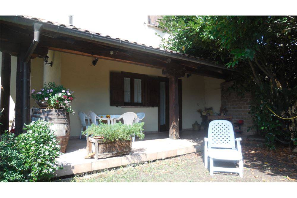 casa indipendente in vendita a L'Aquila in zona Roio Piano