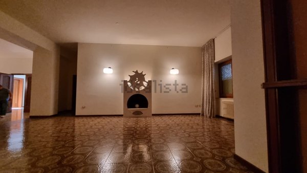 casa indipendente in vendita a L'Aquila