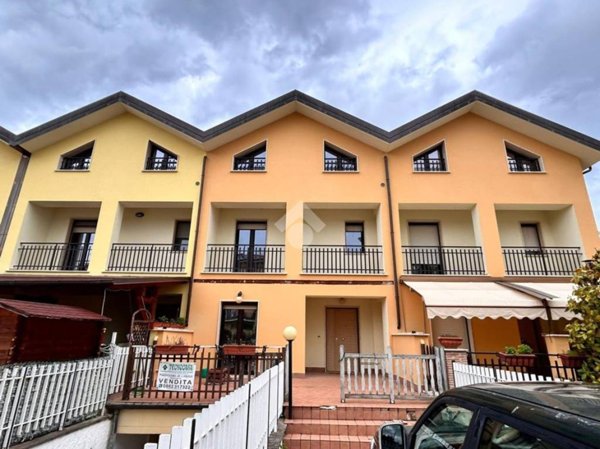 casa indipendente in vendita a L'Aquila in zona Coppito