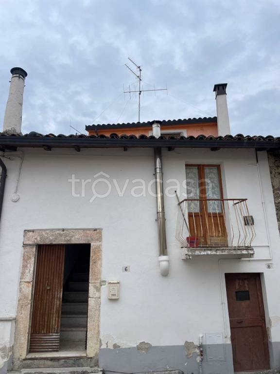 casa indipendente in vendita a L'Aquila in zona Sassa