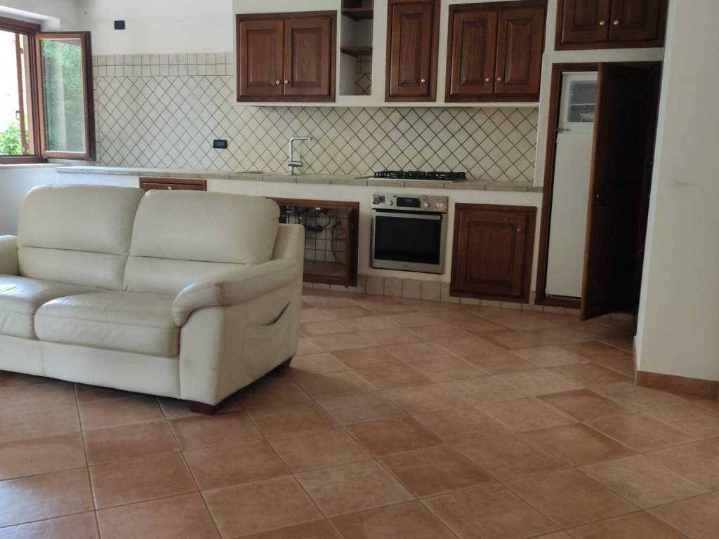 casa indipendente in vendita a L'Aquila in zona Preturo