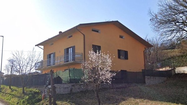 casa indipendente in vendita a L'Aquila in zona Pianola