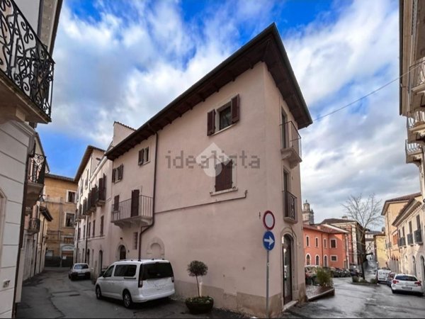 appartamento in vendita a L'Aquila in zona Centro Città