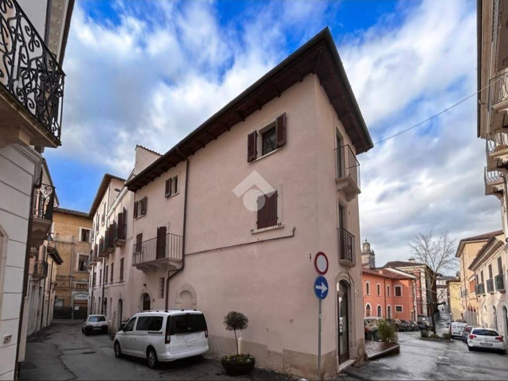 appartamento in vendita a L'Aquila in zona Centro Città