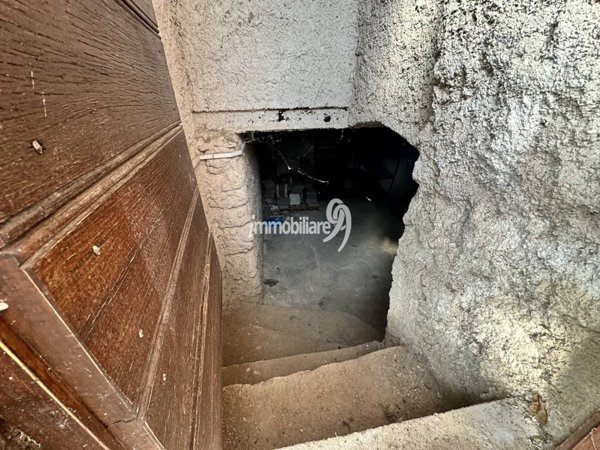 intera palazzina in vendita a L'Aquila in zona Poggio di Roio