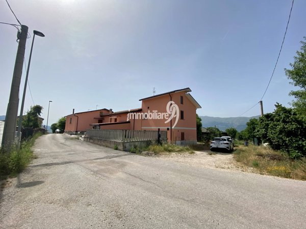 intera palazzina in vendita a L'Aquila
