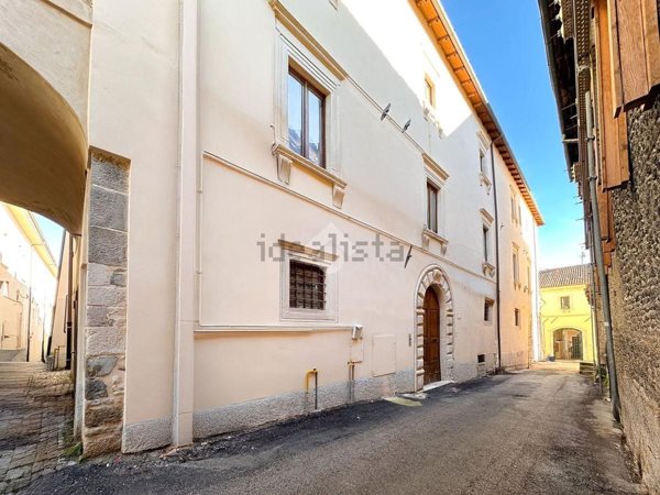 appartamento in vendita a L'Aquila in zona Centro Città